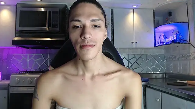 Snapshot of CrisOzzz chatting on 04-17-26, 05:16 CrisOzzz online show from 04-17-26, 05:16