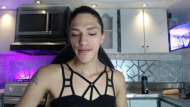 Snapshot of CrisOzzz chatting on 04-19-26, 05:45 CrisOzzz online show from 04-19-26, 05:45