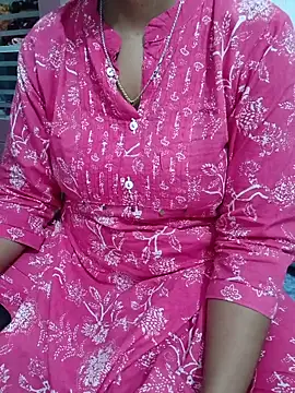 Snapshot of Queenlipx chatting on 03-07-26, 03:42 Queenlipx online show from 03-07-26, 03:42