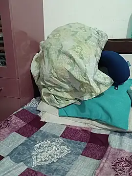 Snapshot of Queenlipx chatting on 03-09-26, 05:28 Queenlipx online show from 03-09-26, 05:28