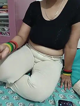 Snapshot of Queenlipx chatting on 03-19-26, 02:32 Queenlipx online show from 03-19-26, 02:32