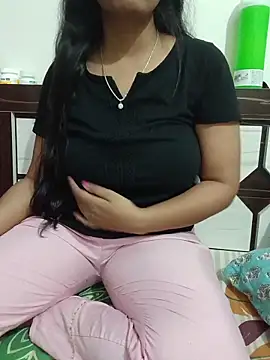 Snapshot of Queenlipx chatting on 03-26-26, 04:34 Queenlipx online show from 03-26-26, 04:34