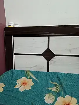 Snapshot of Queenlipx chatting on 03-28-26, 05:01 Queenlipx online show from 03-28-26, 05:01