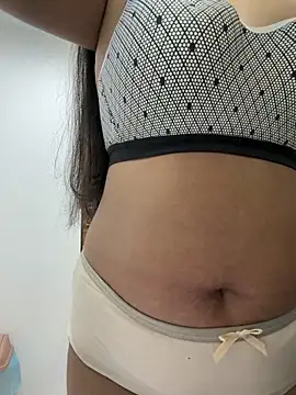 Snapshot of sessy_grl chatting on 03-14-26, 08:20 sessy grl online show from 03-14-26, 08:20