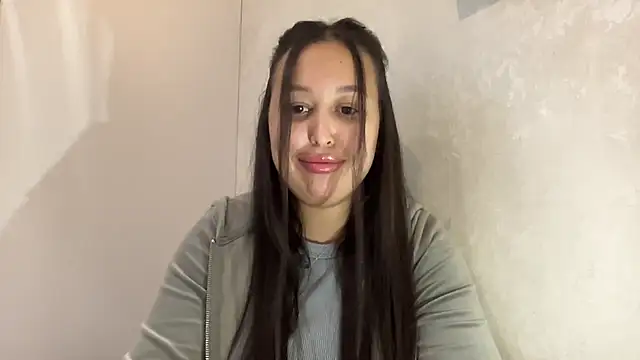 Snapshot of Dana_005 chatting on 03-08-26, 08:23 Dana 005 online show from 03-08-26, 08:23