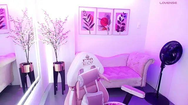Chloe meoww online show from 05-27-26, 12:13