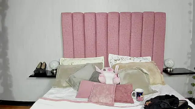 Snapshot of JennieRider chatting on 07-13-26, 08:00 JennieRider online show from 07-13-26, 08:00