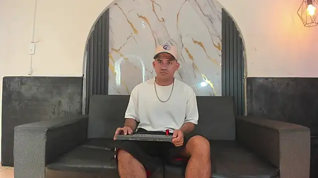 Latins on fire online show from 05-25-26, 11:38