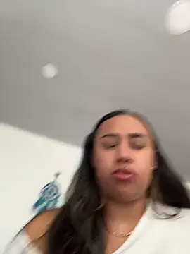 Snapshot of Eyssha chatting on 02-25-26, 01:43 Eyssha online show from 02-25-26, 01:43