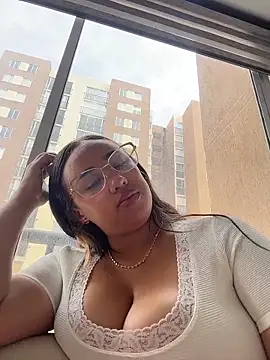 Snapshot of Eyssha chatting on 03-05-26, 02:24 Eyssha online show from 03-05-26, 02:24