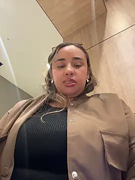 Snapshot of Eyssha chatting on 04-08-26, 12:32 Eyssha online show from 04-08-26, 12:32