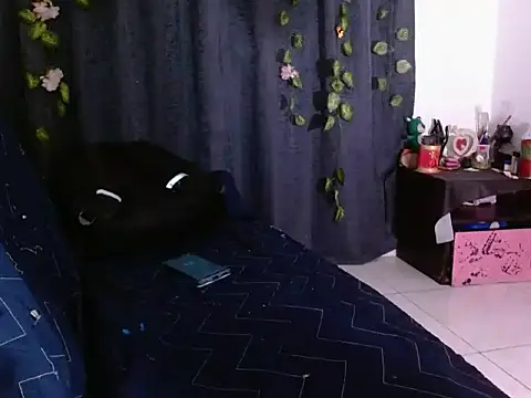 powderblu69 online show from 05-13-26, 07:33