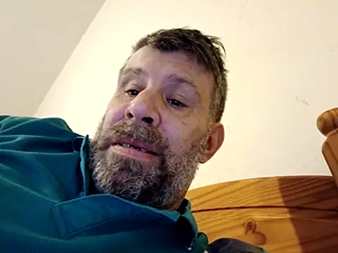 Snapshot of stud2512 chatting on 03-09-26, 04:44 stud2512 online show from 03-09-26, 04:44