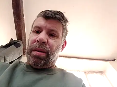 Snapshot of stud2512 chatting on 04-06-26, 09:10 stud2512 online show from 04-06-26, 09:10