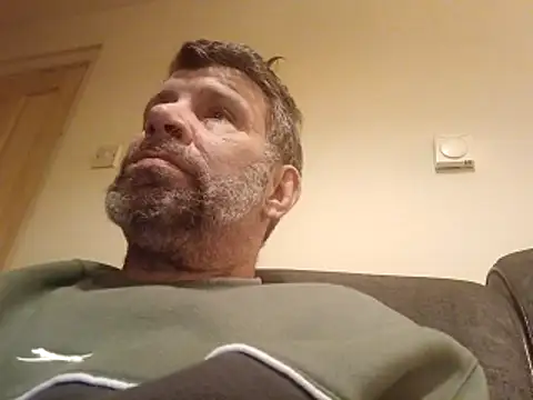 Snapshot of stud2512 chatting on 04-06-26, 09:16 stud2512 online show from 04-06-26, 09:16