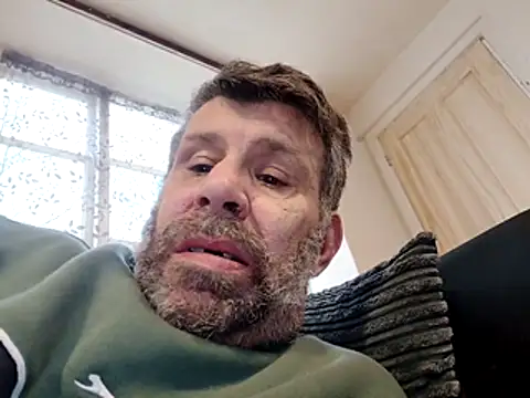 Snapshot of stud2512 chatting on 04-08-26, 04:18 stud2512 online show from 04-08-26, 04:18