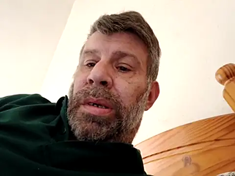 Snapshot of stud2512 chatting on 04-12-26, 09:03 stud2512 online show from 04-12-26, 09:03