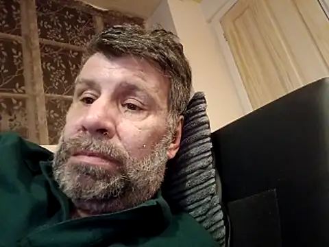 Snapshot of stud2512 chatting on 04-12-26, 09:20 stud2512 online show from 04-12-26, 09:20