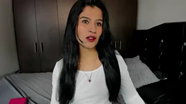 LatinaQueen23 online show from 07-27-26, 03:08