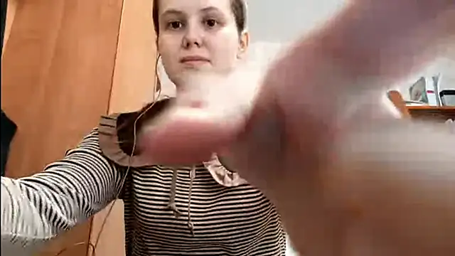 DaiseyOpdyke online show from 02-22-26, 08:02