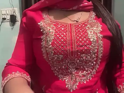 Snapshot of Avneet_kaurr1 chatting on 04-17-26, 02:53 Avneet kaurr1 online show from 04-17-26, 02:53