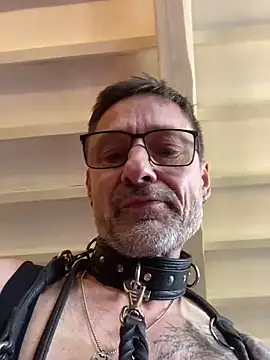 Snapshot of YONIYOGA chatting on 03-22-26, 01:36 YONIYOGA online show from 03-22-26, 01:36