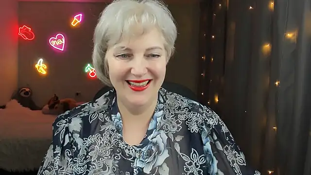 Mary-Leee online show from 04-05-26, 01:30