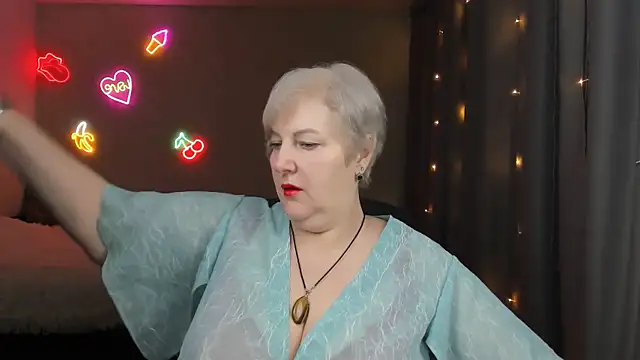 Mary-Leee online show from 04-09-26, 04:23