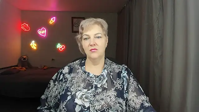 Mary-Leee online show from 06-05-26, 06:52
