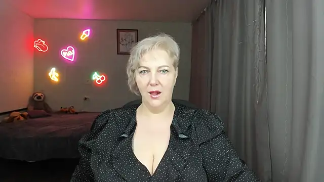 Mary-Leee online show from 06-07-26, 07:45