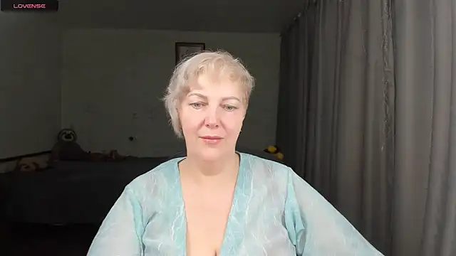 Mary-Leee online show from 06-13-26, 06:44