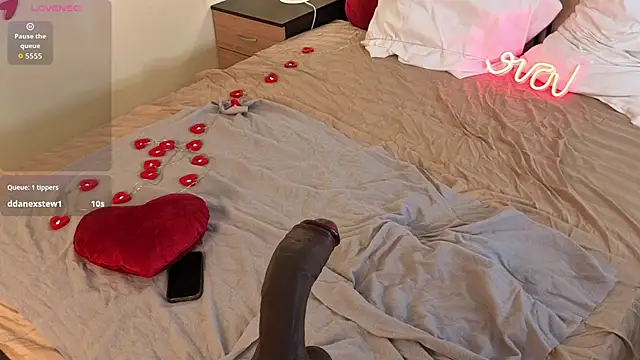 Jennin Hearl online show from 04-01-26, 01:41