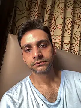 Snapshot of online4u08 chatting on 06-18-26, 10:09 online4u08 online show from 06-18-26, 10:09