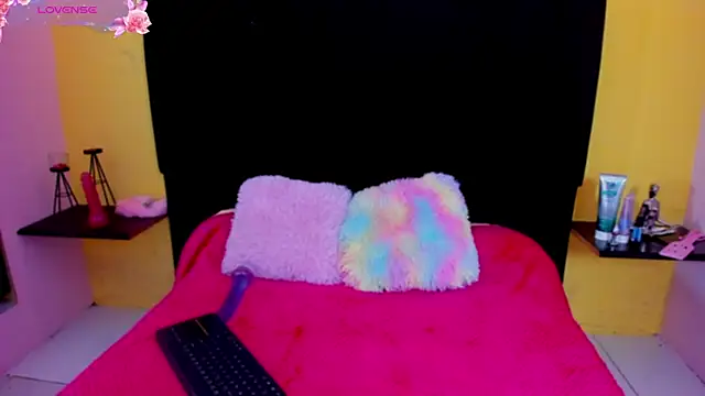 Snapshot of AndreaSilva_ chatting on 04-14-26, 07:20 AndreaSilva online show from 04-14-26, 07:20