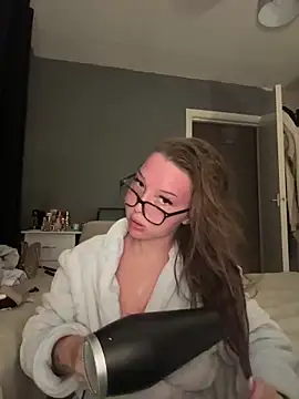 Snapshot of Bellesweett chatting on 04-07-26, 07:14 Bellesweett online show from 04-07-26, 07:14