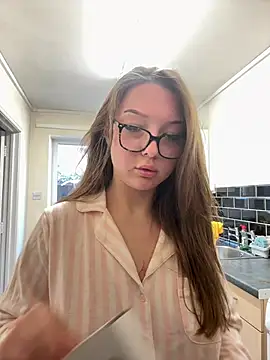 Snapshot of Bellesweett chatting on 04-08-26, 05:02 Bellesweett online show from 04-08-26, 05:02