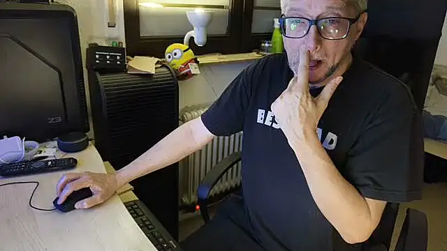 Snapshot of loenne1 chatting on 03-14-26, 10:15 loenne1 online show from 03-14-26, 10:15