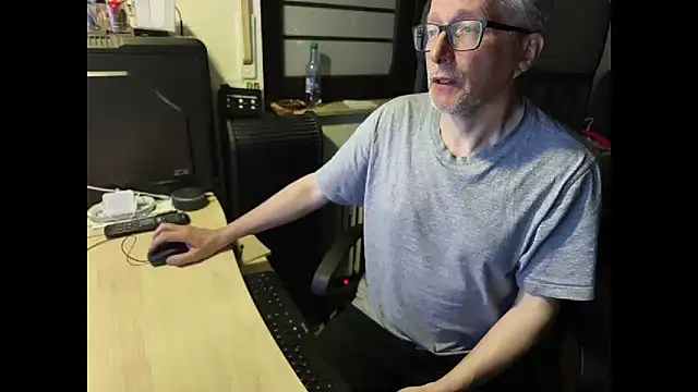 Snapshot of loenne1 chatting on 03-28-26, 09:47 loenne1 online show from 03-28-26, 09:47