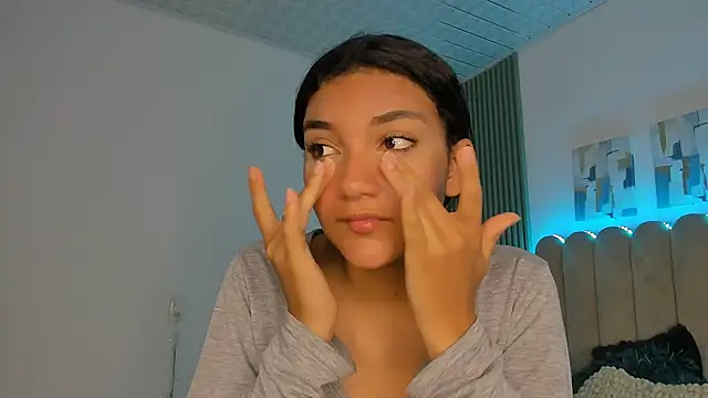 Natashax  online show from 04-16-26, 10:34