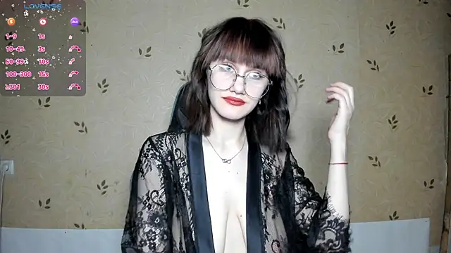 Snapshot of NicoleDaviss chatting on 05-28-26, 07:22 NicoleDaviss online show from 05-28-26, 07:22