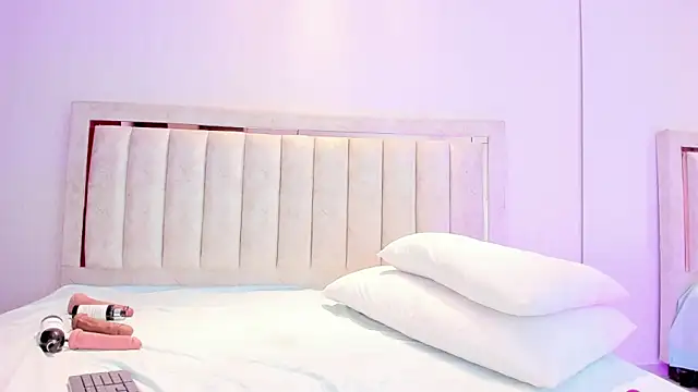 Snapshot of AlaiaMoretti_ chatting on 03-13-26, 05:25 AlaiaMoretti online show from 03-13-26, 05:25