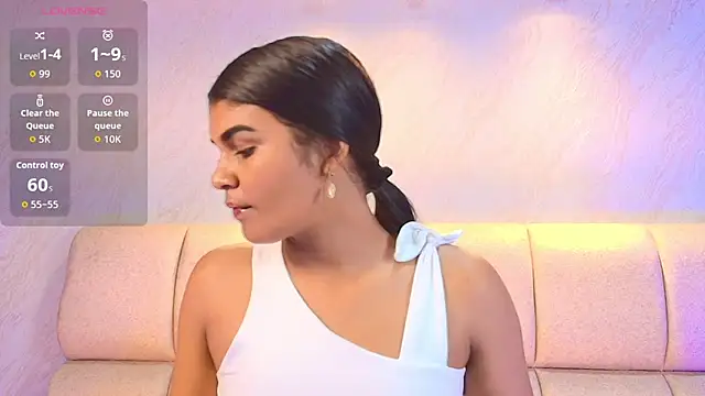 Snapshot of AlaiaMoretti_ chatting on 03-21-26, 05:34 AlaiaMoretti online show from 03-21-26, 05:34