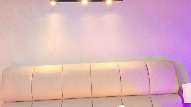 Snapshot of AlaiaMoretti_ chatting on 04-05-26, 06:10 AlaiaMoretti online show from 04-05-26, 06:10