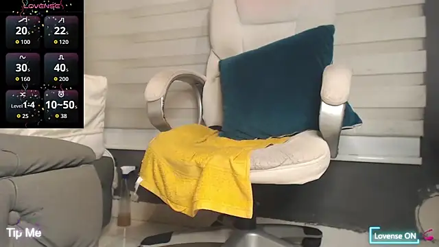 Snapshot of dirty_27cms chatting on 11-13-25, 03:38 dirty 27cms online show from 11-13-25, 03:38