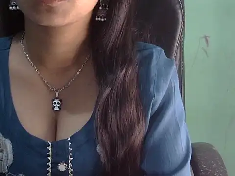 cute momo love online show from 04-10-26, 05:23