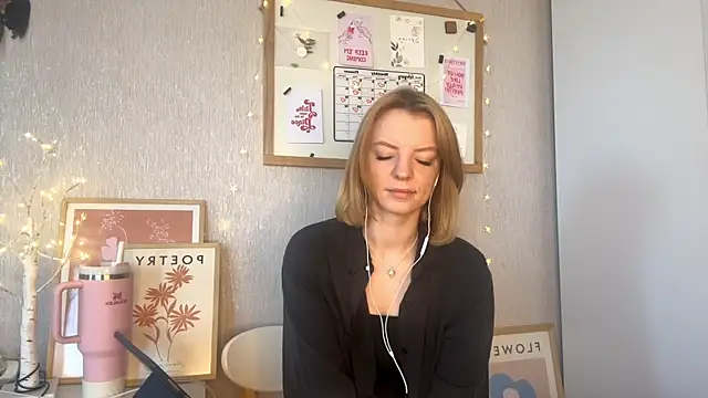 Snapshot of Marry_Sornatiko chatting on 03-05-26, 08:32 Marry Sornatiko online show from 03-05-26, 08:32