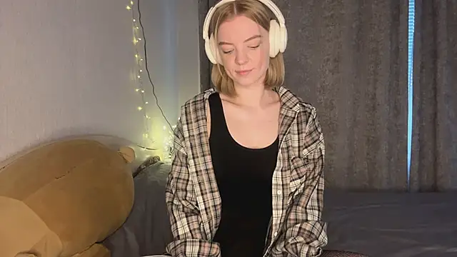 Snapshot of Marry_Sornatiko chatting on 03-19-26, 03:27 Marry Sornatiko online show from 03-19-26, 03:27