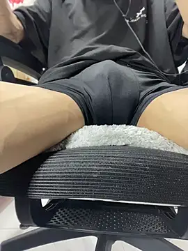 NniuAh online show from 04-14-26, 08:31