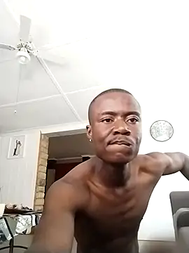 Snapshot of Trendyiv chatting on 03-24-26, 10:20 Trendyiv online show from 03-24-26, 10:20