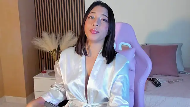 Snapshot of Holy_Lux chatting on 07-16-26, 11:11 Holy Lux online show from 07-16-26, 11:11